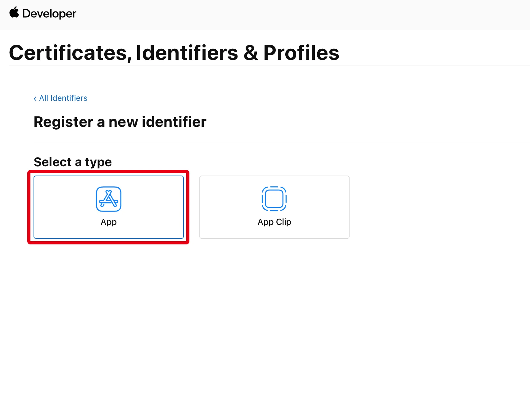 'Register a new identifier' 화면에서 새 식별자 유형을 선택하는 단계입니다. 'App'이 선택되어 있으며, 오른쪽에는 'App Clip' 옵션이 있습니다. 이 화면은 앱 또는 App Clip의 식별자를 등록하기 위한 선택 과정입니다.